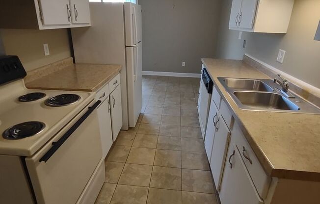 1 bed, 1 bath, 650 sqft, $829, Unit 68