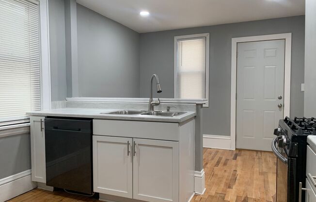 Spacious 4 Bedroom 2 Bathroom Home in Minneapolis!