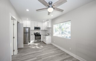 1 bed, 1 bath, 416 sqft, $2,300