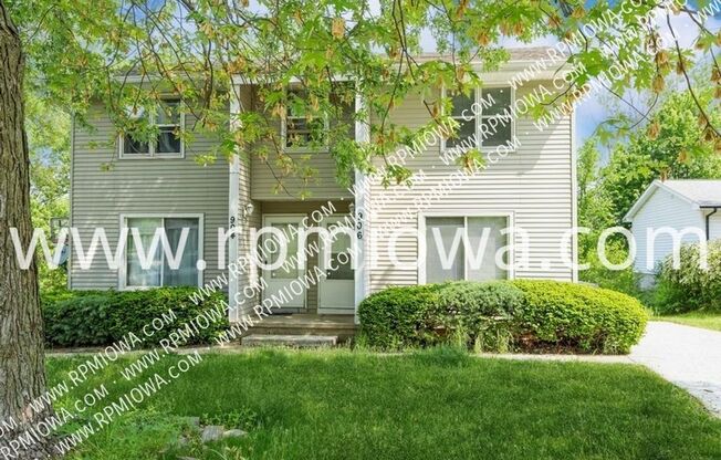 906 E HACKLEY