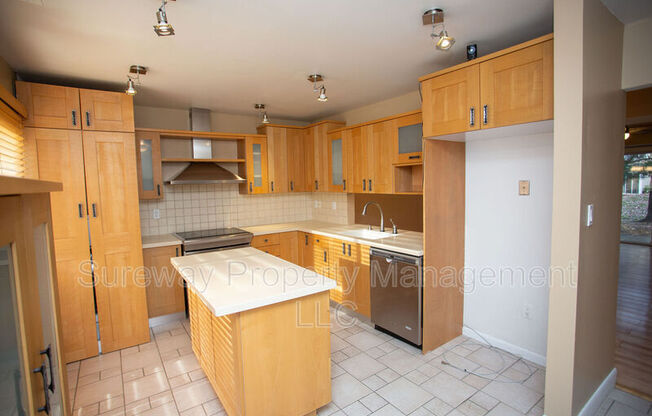 1145 GOLDEN POND