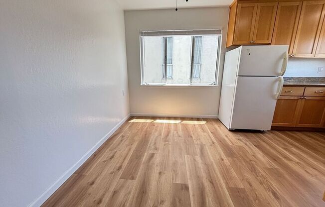 210 ATHOL AVE