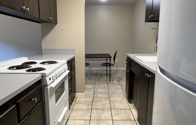 M100 - Riverview West Apartment
