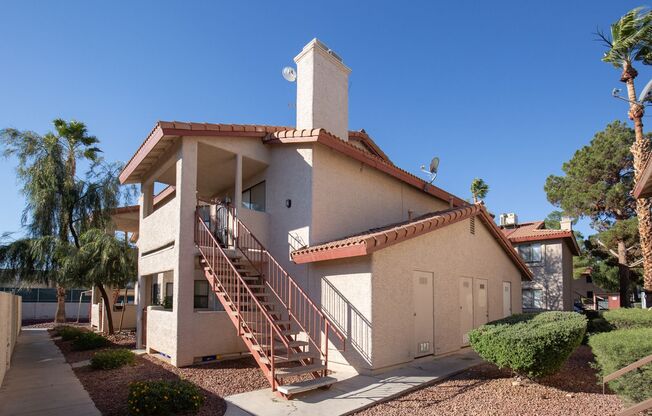 Completely remodeled 2nd floor unit near Summerlin