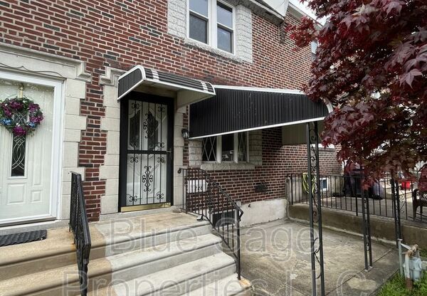 228 W WYNCLIFFE AVE