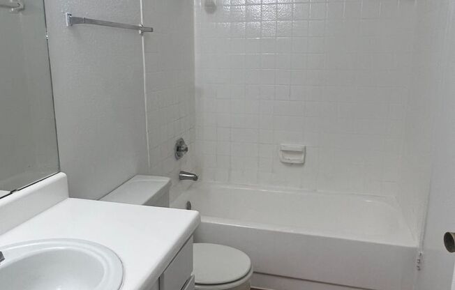 2 beds, 2 baths, 1,038 sqft, $1,085, Unit 2604