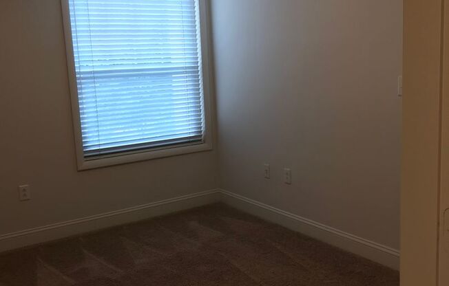 2 beds, 2 baths, 840 sqft, $1,824, Unit 4-0509