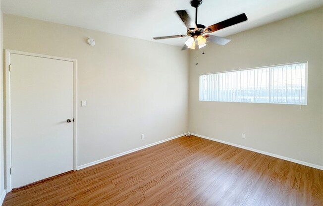 2 beds, 1 bath, 990 sqft, $2,850, Unit 6