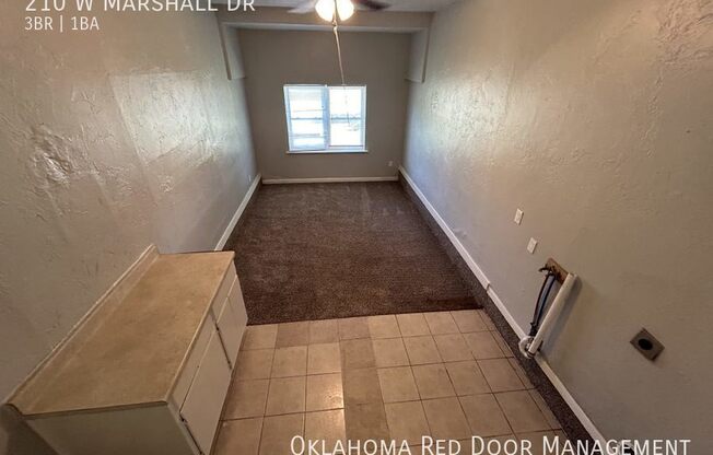 3 beds, 1 bath, 1,176 sqft, $1,050