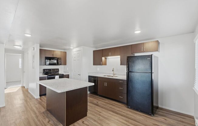 2 beds, 1 bath, 850 sqft, $1,150, Unit D-301