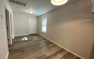 2 beds, 1 bath, $1,045