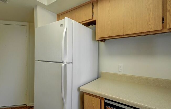 1 bed, 1 bath, 704 sqft, $1,200, Unit 226