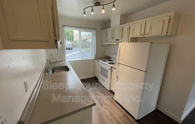 3153 SW DOLPH CT