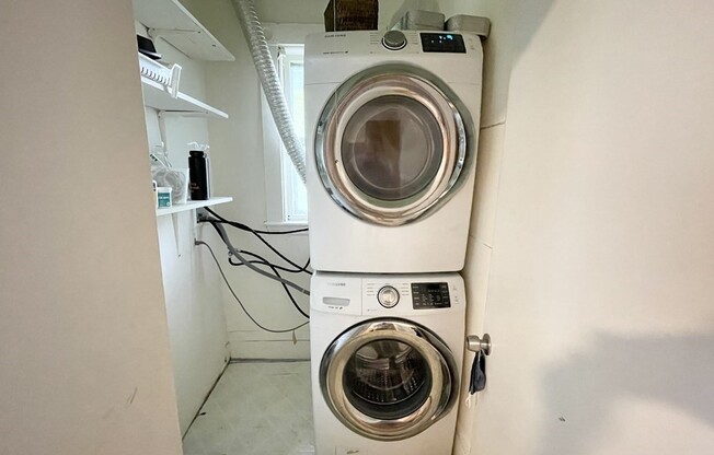3 beds, 1 bath, $2,500, Unit 1