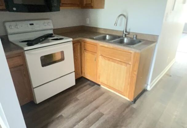 2 beds, 2 baths, 720 sqft, $1,150, Unit 306