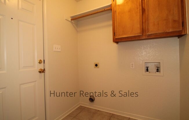 3 beds, 2 baths, $1,395