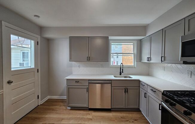Newly Updated 3 bedroom 1 bath apartment in Sharpsburg!