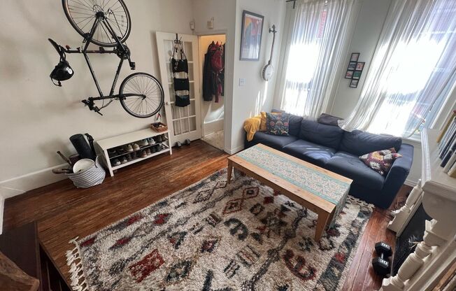 2BR HSE w/ HW Fl, W/D, Yard