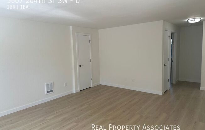 5607 204 ST SW