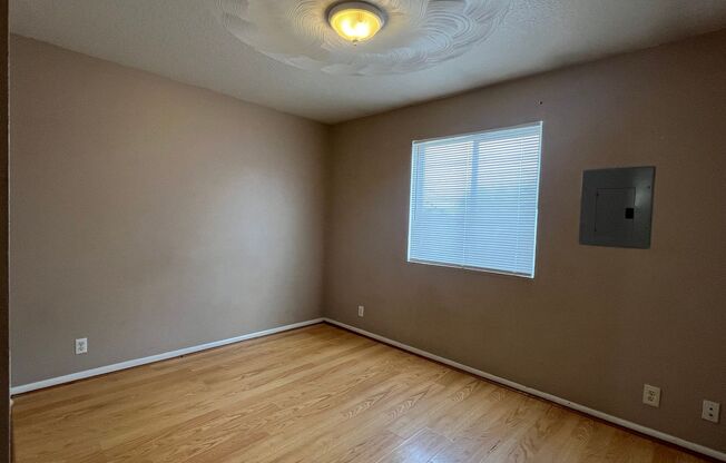 1 bed, 1 bath, $750, Unit 322 E Whitman # 2