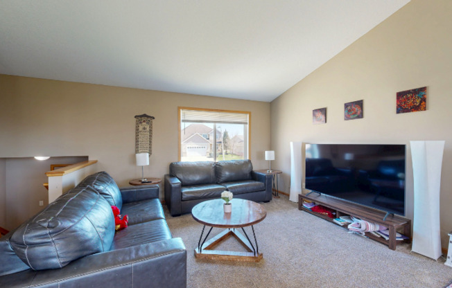 5369 RIDGEVIEW DR NW