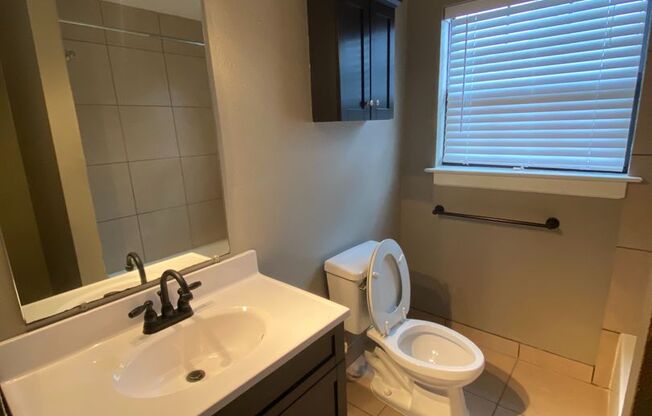 1 bed, 1 bath, 600 sqft, $975, Unit 102