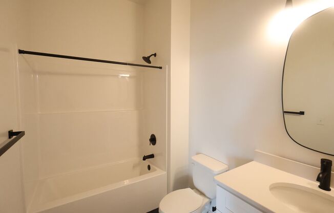 2 beds, 2 baths, 1,245 sqft, $2,750, Unit 916