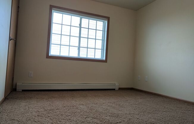 3 beds, 2 baths, 1,170 sqft, $1,380, Unit 5160-311