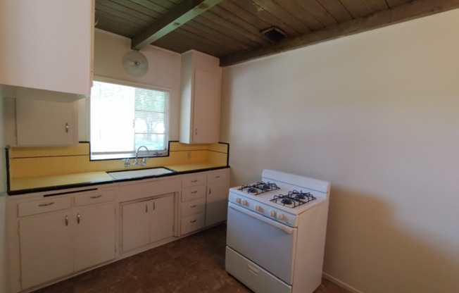 1136 Stoddard Ave., Modesto, CA 95350