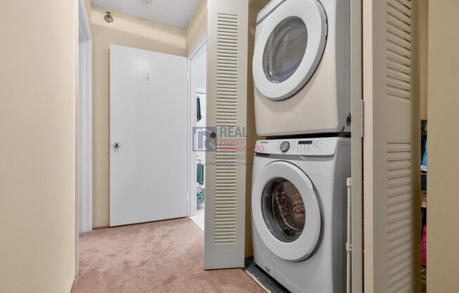 2 beds, 2 baths, $2,700, Unit #1402