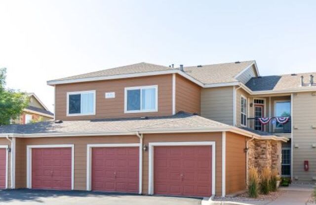 Attached and Detached Garages at Trailside Apartments, Parker, CO, 80134
