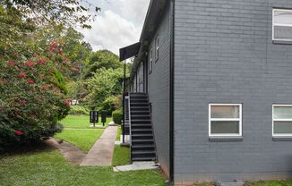 2 beds, 1 bath, $1,250, Unit C2