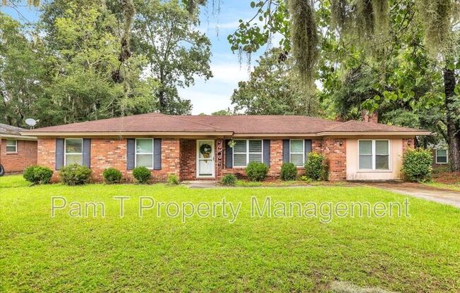 606 HIGHLAND DR