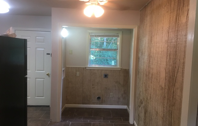 2 beds, 1 bath, $825