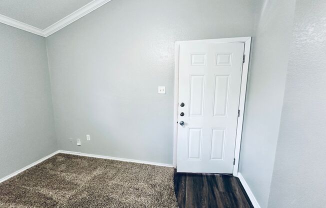 Studio, 1 bath, 500 sqft, $750, Unit 208