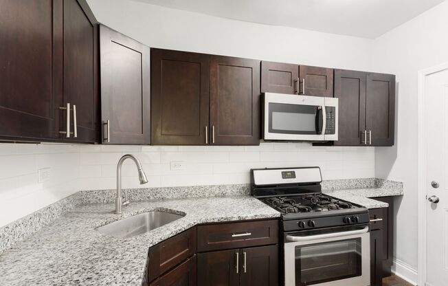 2 beds, 1 bath, 569 sqft, $2,300, Unit 6116-1W