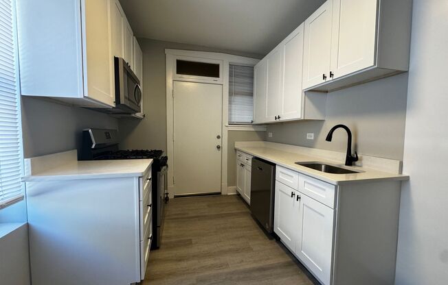 2 beds, 1 bath, $1,575, Unit 2609 -2