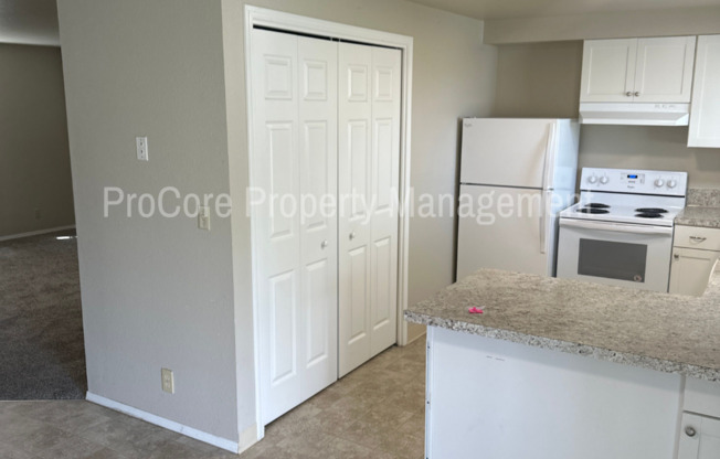 2 beds, 1 bath, 840 sqft, $1,295, Unit 105