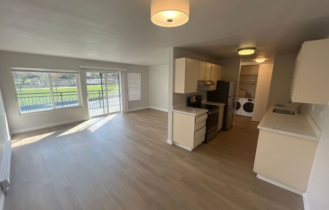 2 beds, 2 baths, 1,060 sqft, $2,695, Unit 3520 - 206