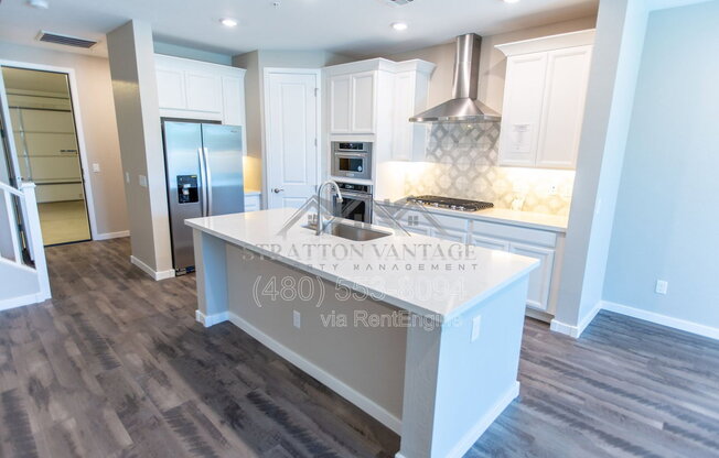 3 beds, 2.5 baths, 2,107 sqft, $2,395, Unit 4