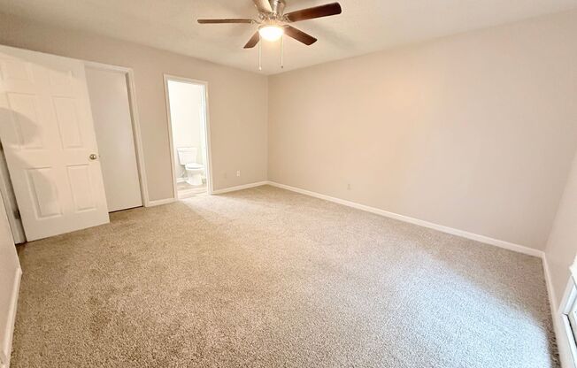 One Bedroom Apartment Located in the Center of it all!