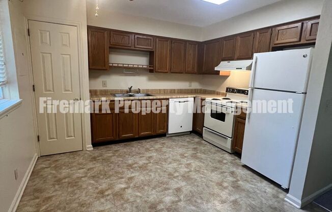 2 beds, 1.5 baths, $1,500, Unit G4