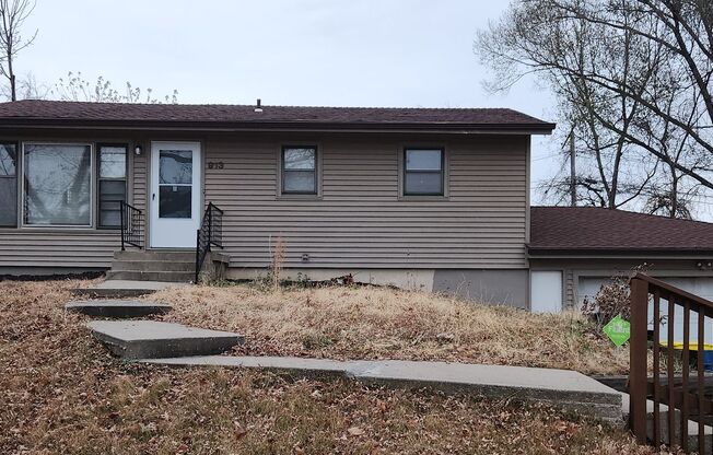 NO SECURITY DEPOSIT for OCTOBER MOVE IN! APPLY NOW 3 Bed 2 Bath 2 Car garage!!