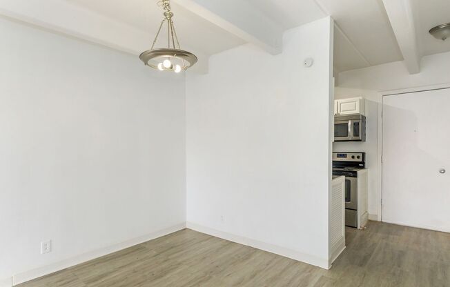 1 bed, 1 bath, 700 sqft, $845, Unit Unit 310