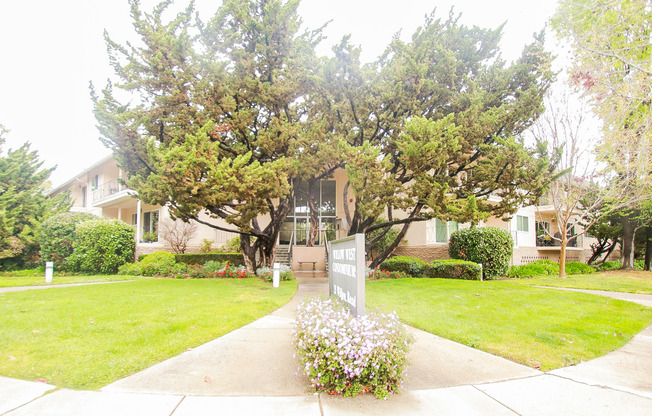 EXCELLENT 1BR 1BA CONDO  in a Great Menlo Park Community!!!!