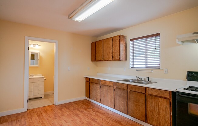 2 beds, 1 bath, $1,595