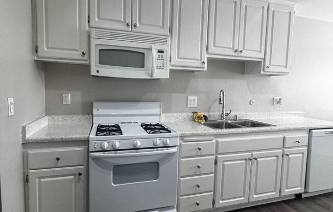 1 bed, 1 bath, 820 sqft, $2,340, Unit S067
