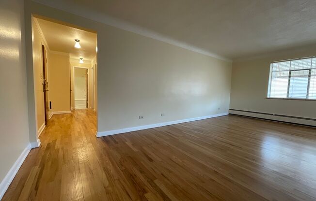 2 beds, 1 bath, 908 sqft, $1,595, Unit 208