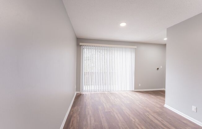 2 beds, 1.5 baths, 1,000 sqft, $1,405, Unit 421-16