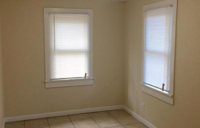 3 Bedroom 1.5 Bathroom Home For Rent -Corner lot / Fenced